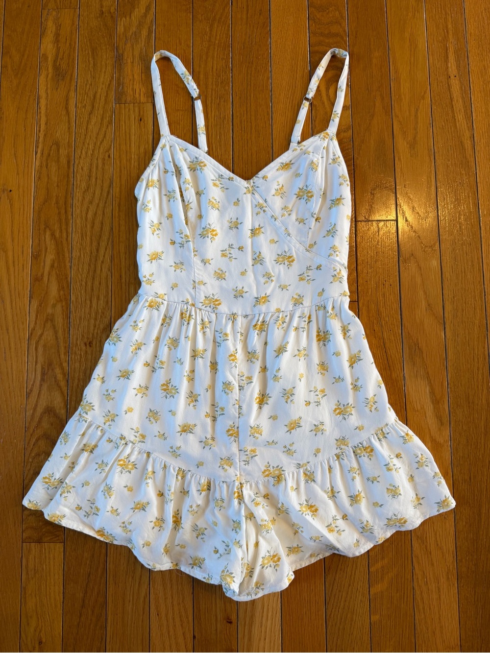 Hollister Floral Shorts One Piece Romper White with Yellow Flowers Size XS